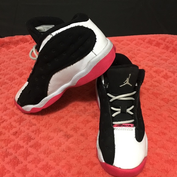 Air Jordan girls sneaker - Picture 2 of 8